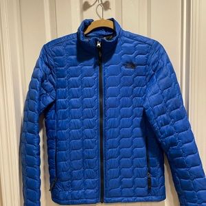 The North Face Boy thermoball jacket Large 14-16 Royal Blue quilted puffer